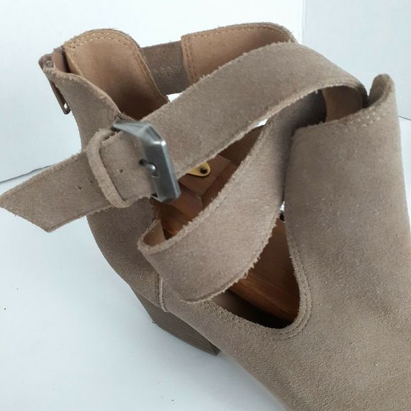 Sole Society Azure Taupe Ankle Boot Bootie. Worn only a few times. - Picture 11 of 12